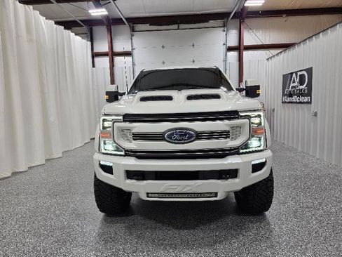 Used 2020 Ford F250 Lariat w/ Lariat Ultimate Package AWD/4WD image 3