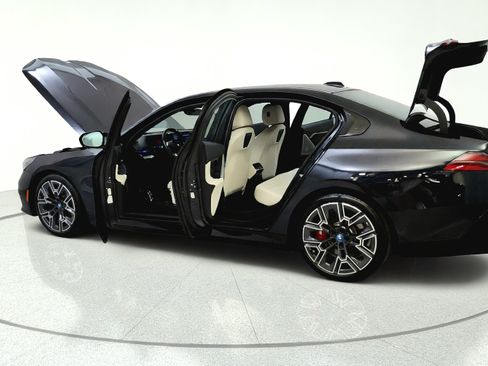 Used 2024 BMW i5 M60 w/ Premium Package AWD/4WD image 12