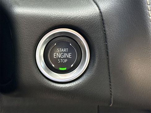 Used 2024 Chevrolet Suburban Premier image 15