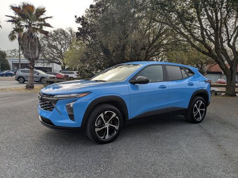 Used 2024 Chevrolet Trax RS w/ Driver Confidence Package image 7