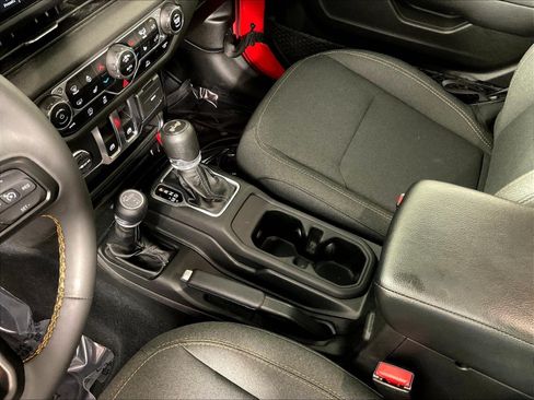 Used 2024 Jeep Wrangler Sport AWD/4WD image 18