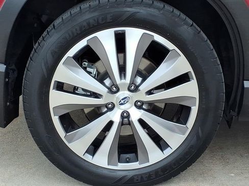Used 2022 Subaru Ascent Limited w/ Technology Package AWD/4WD image 5