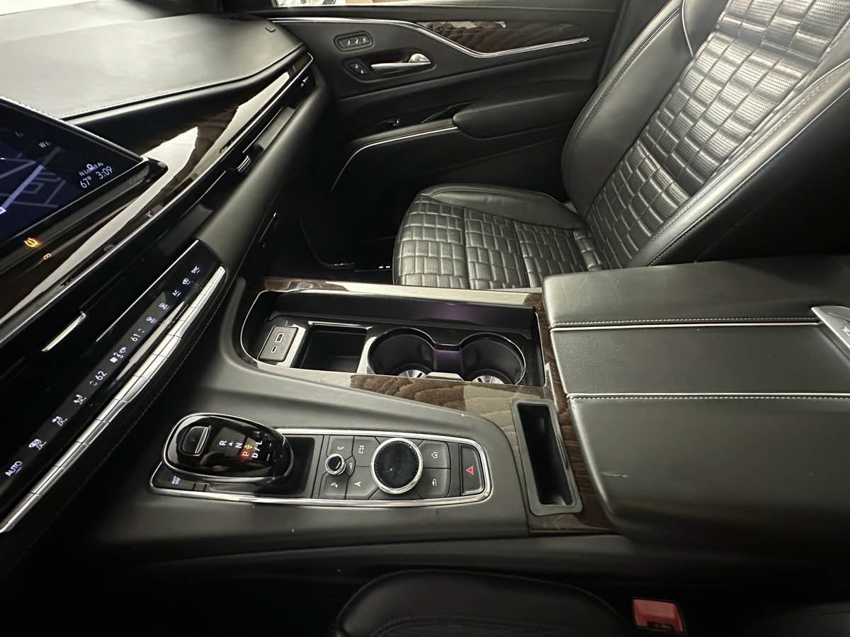 Used 2021 Cadillac Escalade ESV Sport Platinum w/ LPO, ONYX Package AWD/4WD image 42