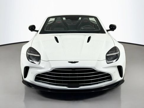 Used 2026 Aston Martin V8 Vantage S RWD image 2
