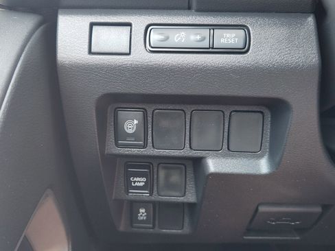 Used 2025 Nissan Frontier SV RWD image 25