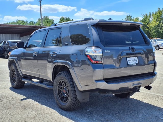 Used 2022 Toyota 4Runner SR5 Premium w/ Moonroof Package AWD/4WD image 8