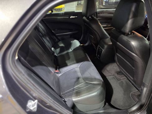 Used 2016 Chrysler 300 Limited AWD/4WD image 34