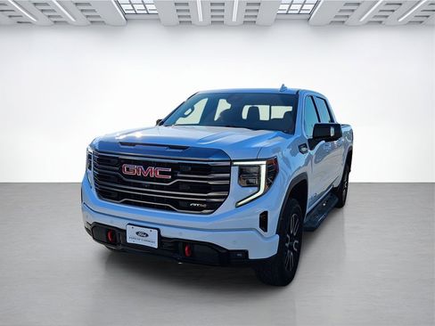 Used 2023 GMC Sierra 1500 AT4 w/ AT4 Premium Package image 9