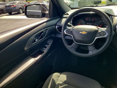 Used 2023 Chevrolet Traverse LT FWD image 15