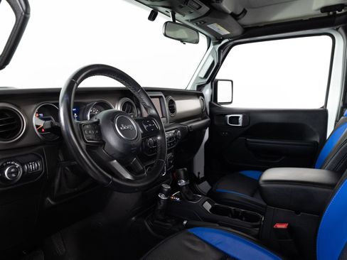Used 2021 Jeep Gladiator Sport AWD/4WD image 13