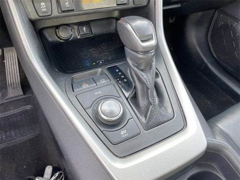 Used 2020 Toyota RAV4 XSE image 27