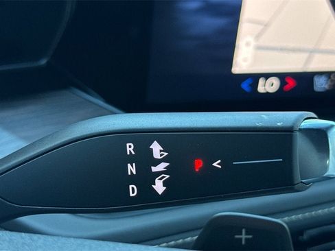 New 2026 Chevrolet Suburban Premier image 24