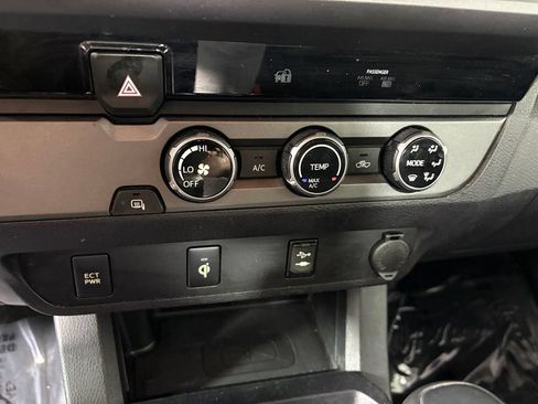 Used 2017 Toyota Tacoma TRD Off-Road w/ Tow Package RWD image 19