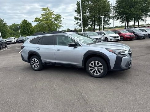 Used 2024 Subaru Outback Premium AWD/4WD image 6