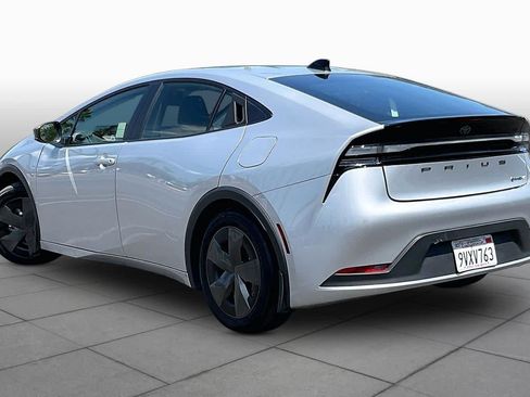 Used 2026 Toyota Prius Plug-In Hybrid FWD image 11