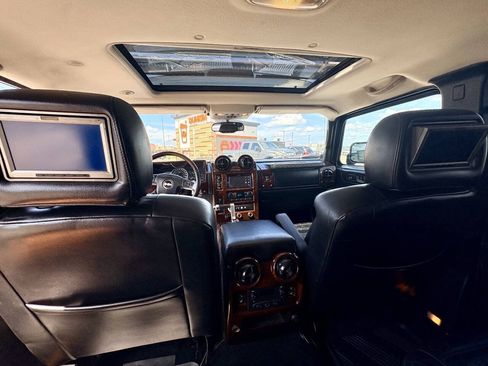 Used 2005 HUMMER H2 w/ Preferred Equipment Group AWD/4WD image 18