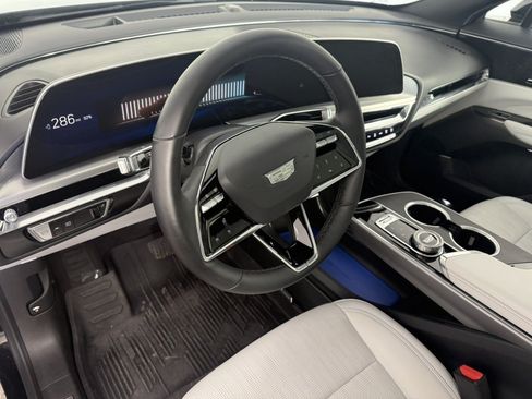 Used 2024 Cadillac Lyriq Sport AWD/4WD image 15