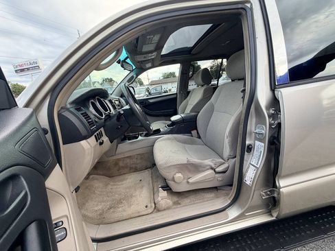 Used 2004 Toyota 4Runner SR5 AWD/4WD image 52