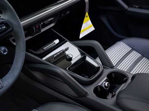 New 2026 Porsche Cayenne Coupe image 13