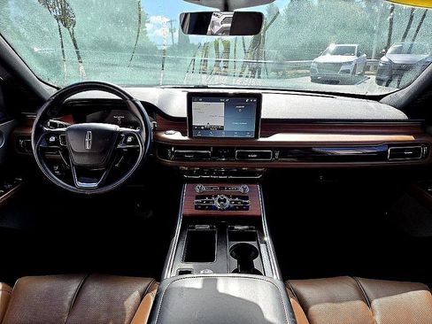 Used 2023 Lincoln Aviator Reserve w/ Equipment Group 201A image 12