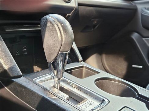 Used 2017 Subaru Outback 3.6R Limited image 19