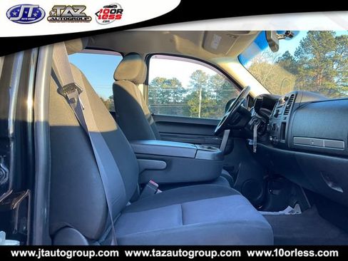 Used 2011 GMC Sierra 2500 SLE w/ SLE Preferred Package AWD/4WD image 12