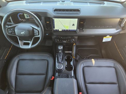 Used 2024 Ford Bronco Badlands image 32