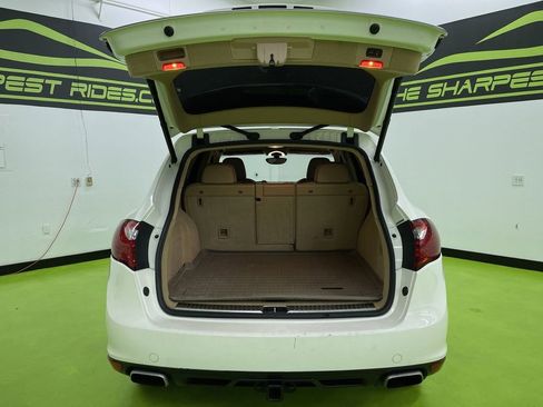 Used 2011 Porsche Cayenne S image 9