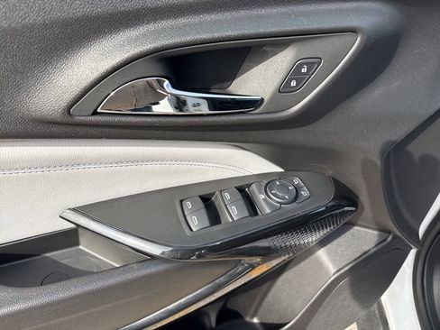 Used 2025 Chevrolet Trax LT w/ LT Convenience Package image 28