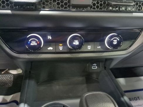 New 2025 Honda HR-V LX image 24