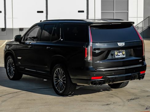 Used 2023 Cadillac Escalade V image 8