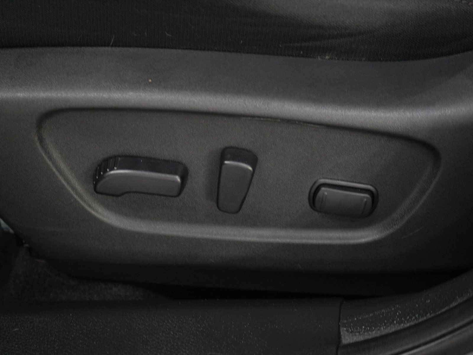 Used 2019 Nissan Rogue SV AWD/4WD image 23