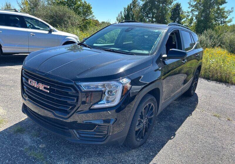 Used 2024 GMC Terrain SLE w/ Driver Convenience Package AWD/4WD image 1