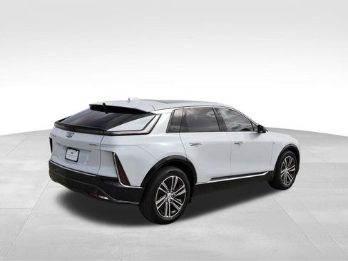 New 2026 Cadillac Lyriq Luxury image 4
