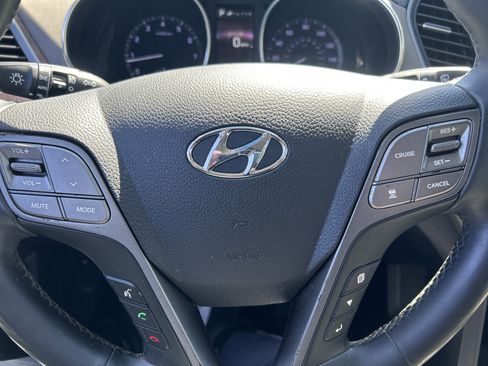 Used 2017 Hyundai Santa Fe Limited image 18