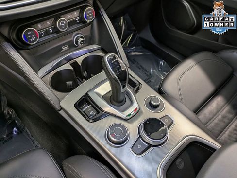 Used 2023 Alfa Romeo Stelvio Veloce AWD/4WD image 15