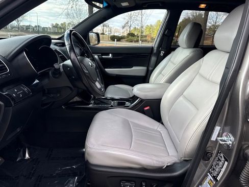 Used 2014 Kia Sorento SX w/ 3rd Row Package image 13