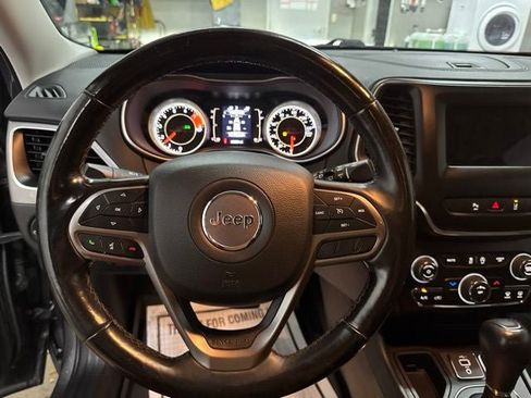Used 2021 Jeep Cherokee Latitude Lux FWD image 11