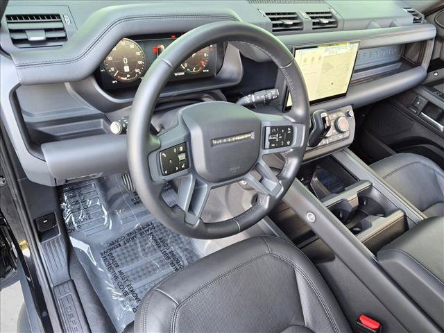 Used 2025 Land Rover Defender 130 X-Dynamic SE AWD/4WD image 10