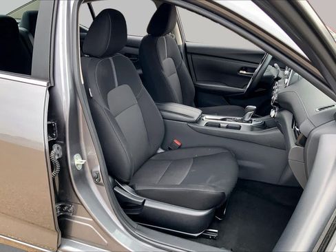 Used 2024 Nissan Sentra SV FWD image 9