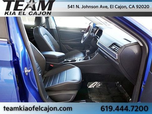 Used 2024 Volkswagen Jetta SE FWD image 11