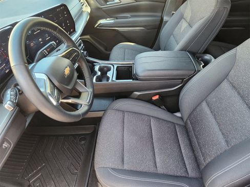 Used 2024 Chevrolet Traverse LS image 12