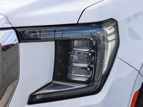 Used 2021 GMC Yukon SLT image 2