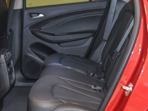 Used 2017 Buick Envision Essence image 4