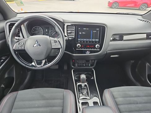 Used 2020 Mitsubishi Outlander SE image 7