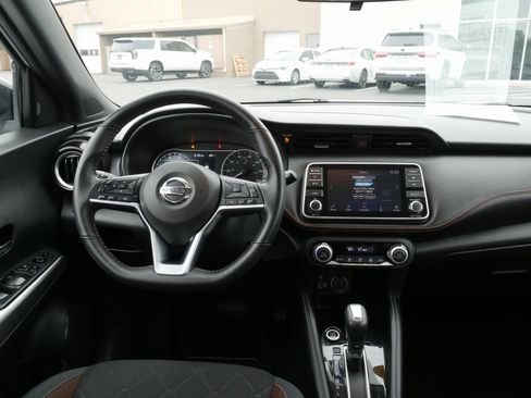 Used 2019 Nissan Kicks SR w/ Exterior Package image 18