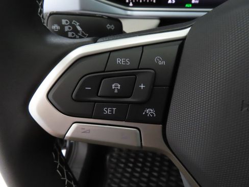 New 2025 Volkswagen Taos SE image 14