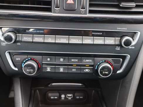 Used 2019 Kia Optima S image 12