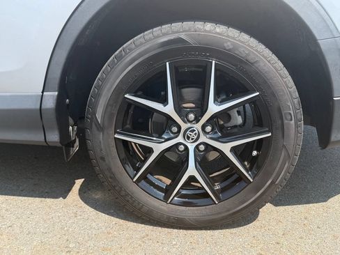Used 2017 Toyota RAV4 SE FWD image 12