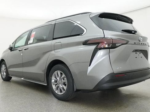 New 2026 Toyota Sienna XLE image 54